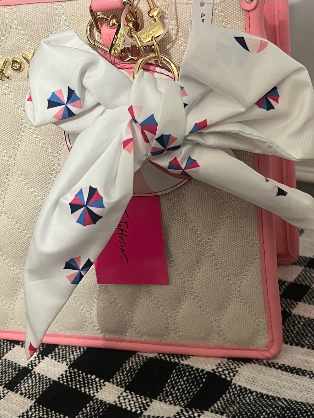 Betsey Johnson- Quilted Canvas Tote Bag - Pink and Cream NWT - Picture 4 of 15